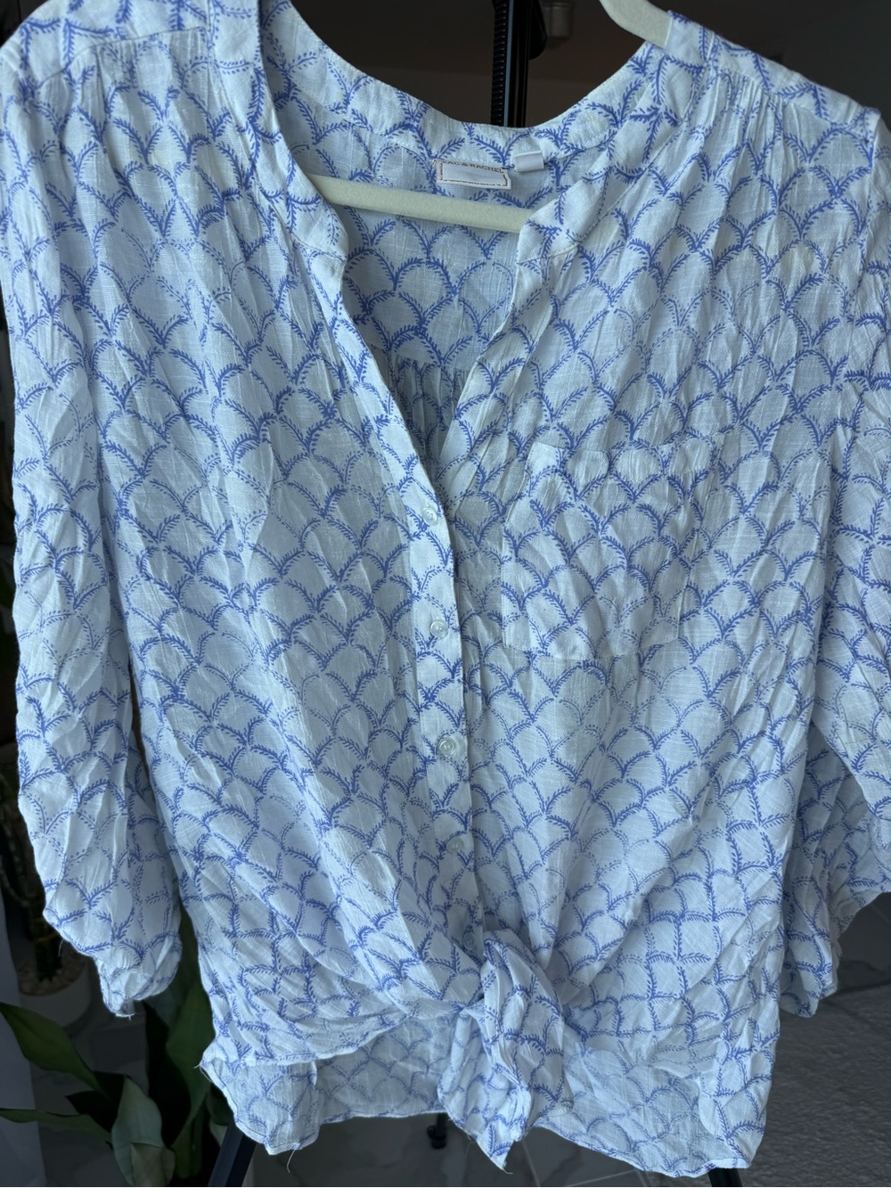 Zac & Rachel Blue White Scallop Tie Front Blouse Size Medium